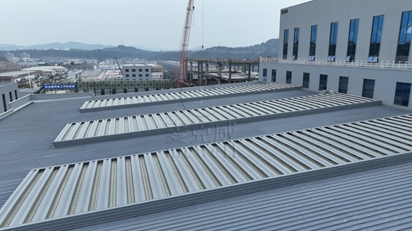 通威綠色基材（廣元）有限公司光伏硅材料制造項(xiàng)目—四川10B型薄型通風(fēng)天窗