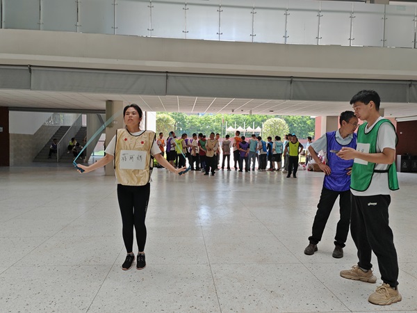 2025麥克威春季運(yùn)動會跳繩比賽